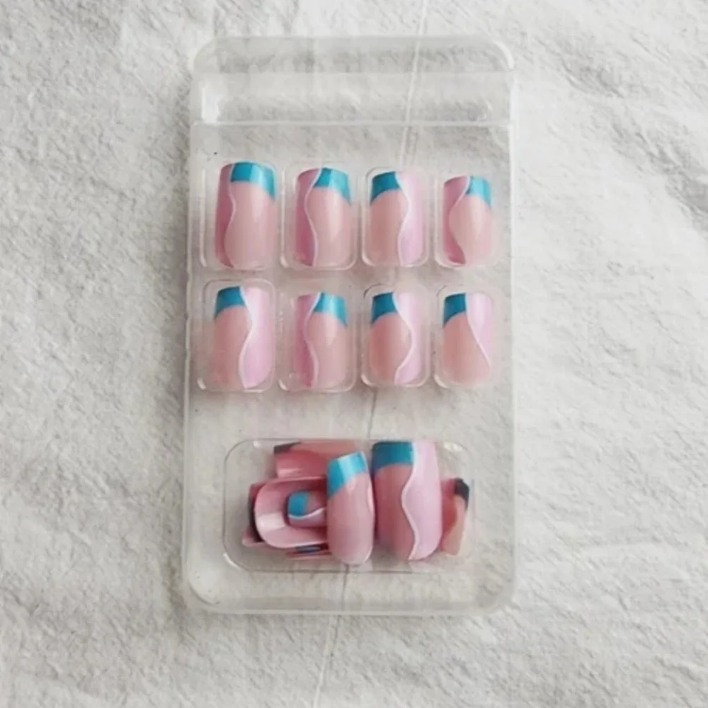 24 Pieces Fake Press On Nails